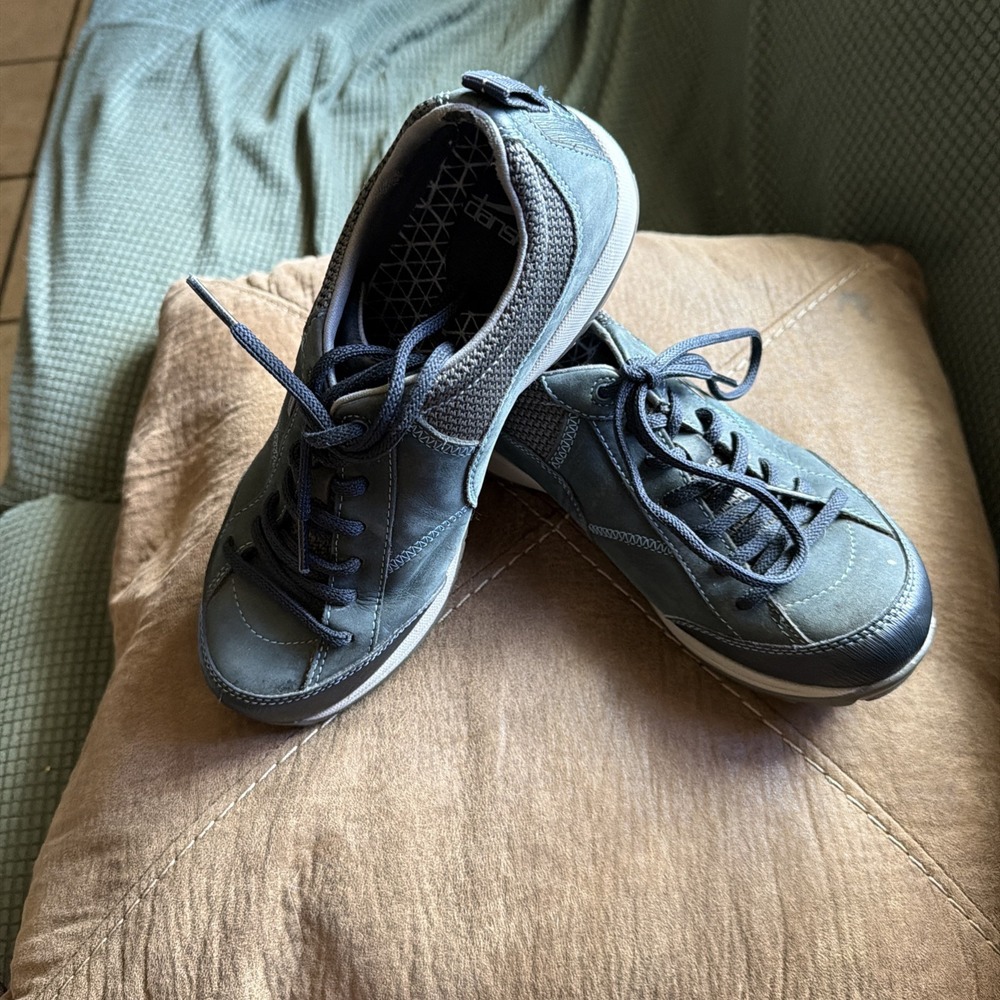 Dansko Paisley Green Women's Size 7 EU 38 Waterproof‎ Suede Walking Hiking Shoes